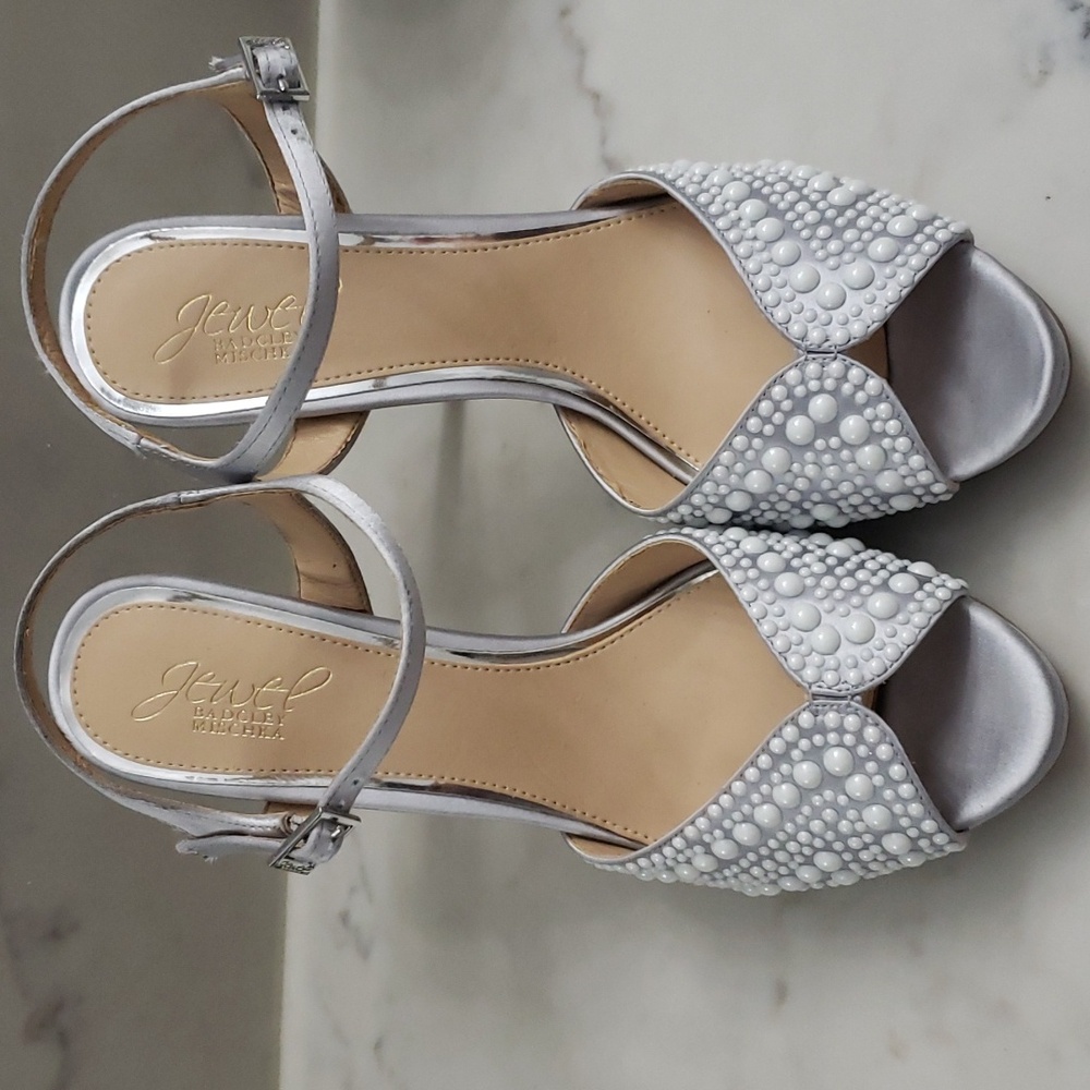 Jewel Bradley Mischka  Size 8